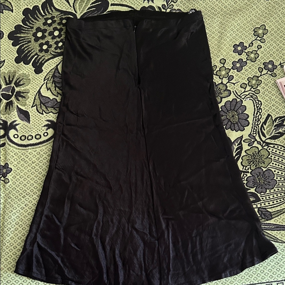 Zara Black A-Line Skirt - Picture 2 of 3